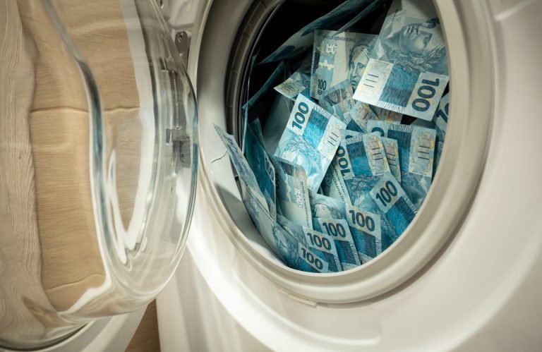 Lavagem de Dinheiro: O Que Caracteriza o Crime e Como Funciona uma Investigação